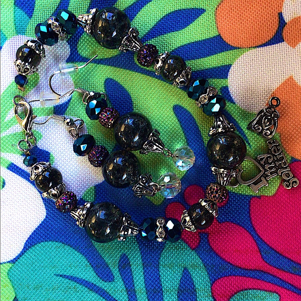 jewelry, jewelry boxes & displays, key chains, earrings, hair accessories